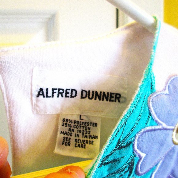 Alfred Dunner pink,lavender,aqua embroidered beaded cutout applique flowered top - Picture 3 of 6